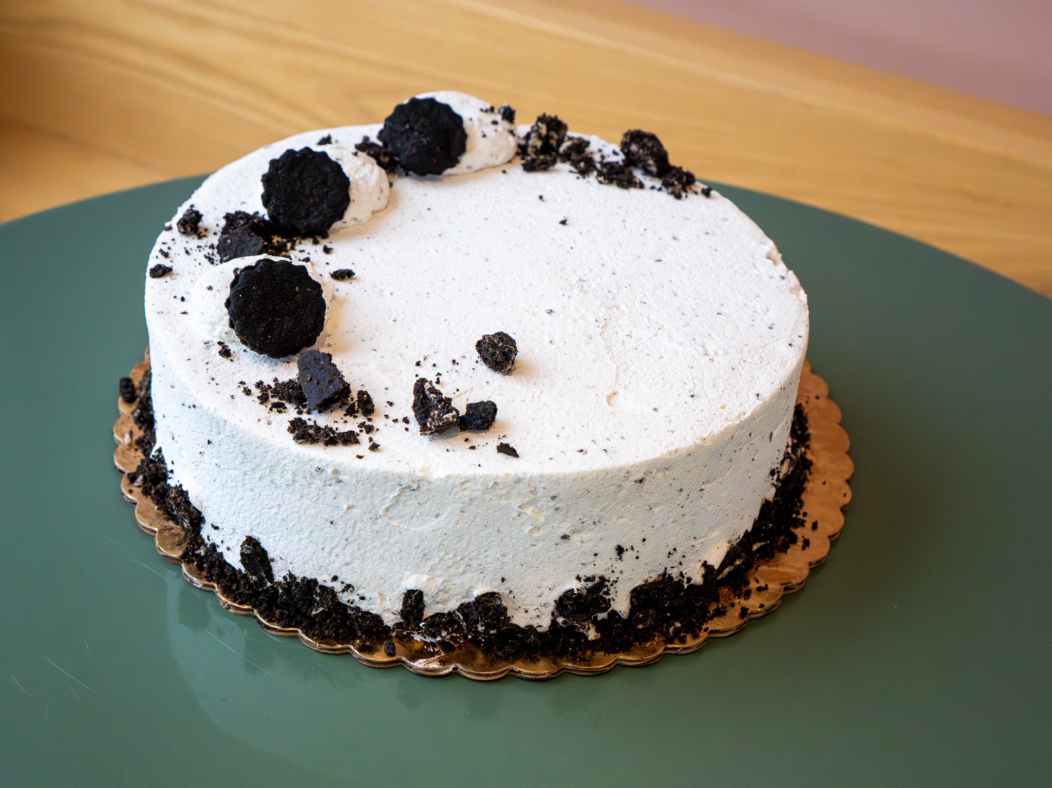 MOMU Cookies N Cream Ice Cream Cake