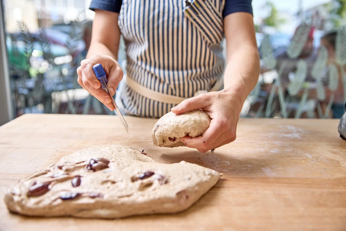 Shaping pizza dough